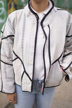 Lade das Bild in den Galerie-Viewer, Kurze Kantha-Jacke
