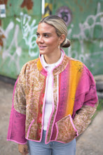 Lade das Bild in den Galerie-Viewer, Kurze Kantha-Jacke
