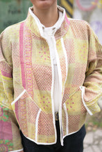 Lade das Bild in den Galerie-Viewer, Kurze Kantha-Jacke
