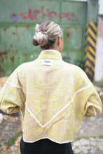 Lade das Bild in den Galerie-Viewer, Kurze Kantha-Jacke
